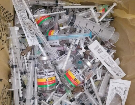 Polícia Civil prende enfermeira por exercício ilegal da medicina e comercialização de medicamentos irregulares em MT