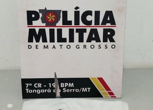 FURIA E TERROR: Homem quebra faca e tenta estrangular ex-companheira na frente dos filhos