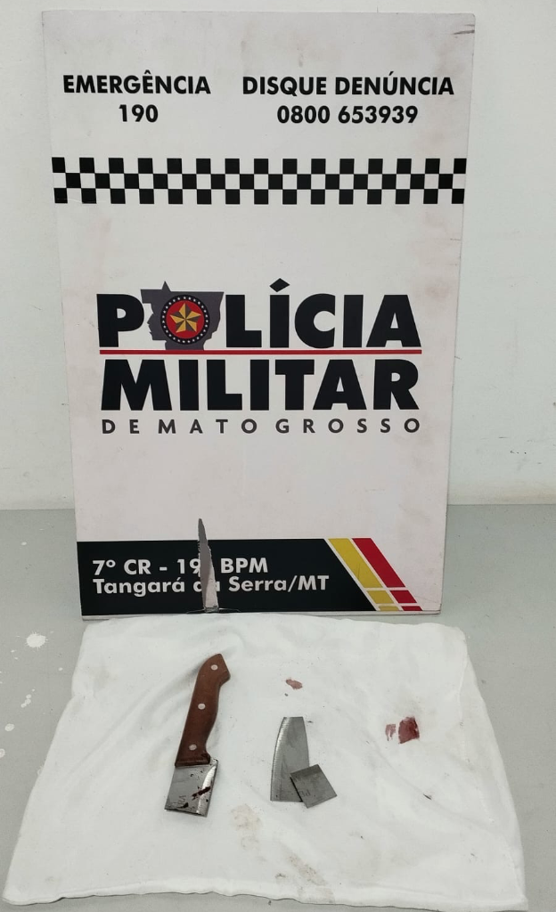FURIA E TERROR: Homem quebra faca e tenta estrangular ex-companheira na frente dos filhos