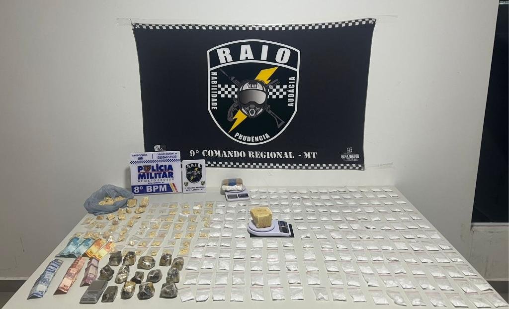 Suspeita de integrar facção criminosa é presa com grande quantidade de drogas após fuga de comparsas