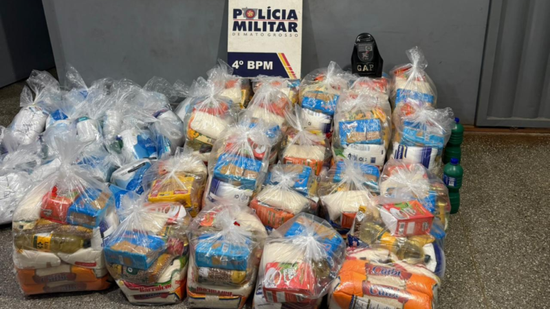 PM encontra 45 sacolões ligados à facção criminosa e mulher acaba presa