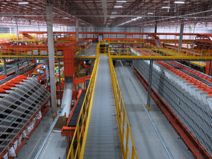 Shopee inaugura centro de distribuição no Paraná
