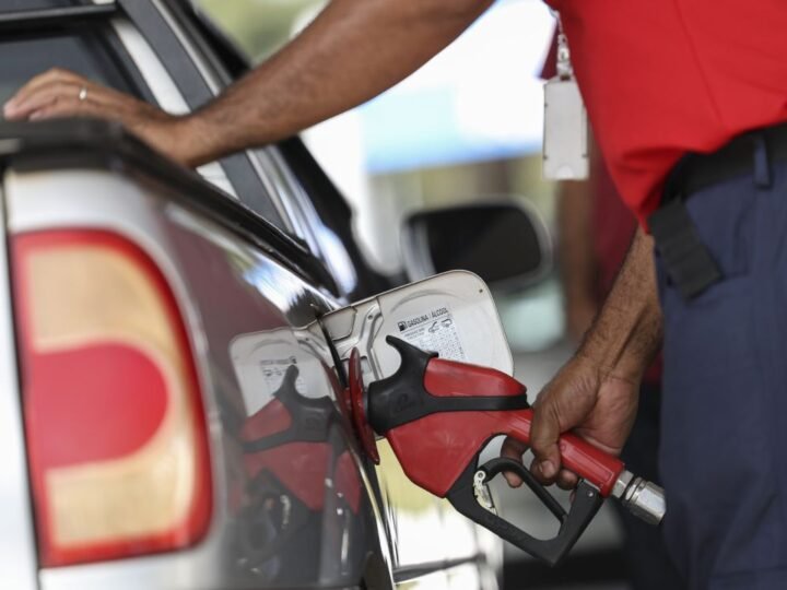 Petrobras eleva preço da gasolina