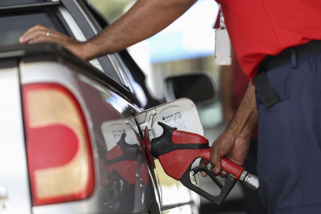 Petrobras eleva preço da gasolina