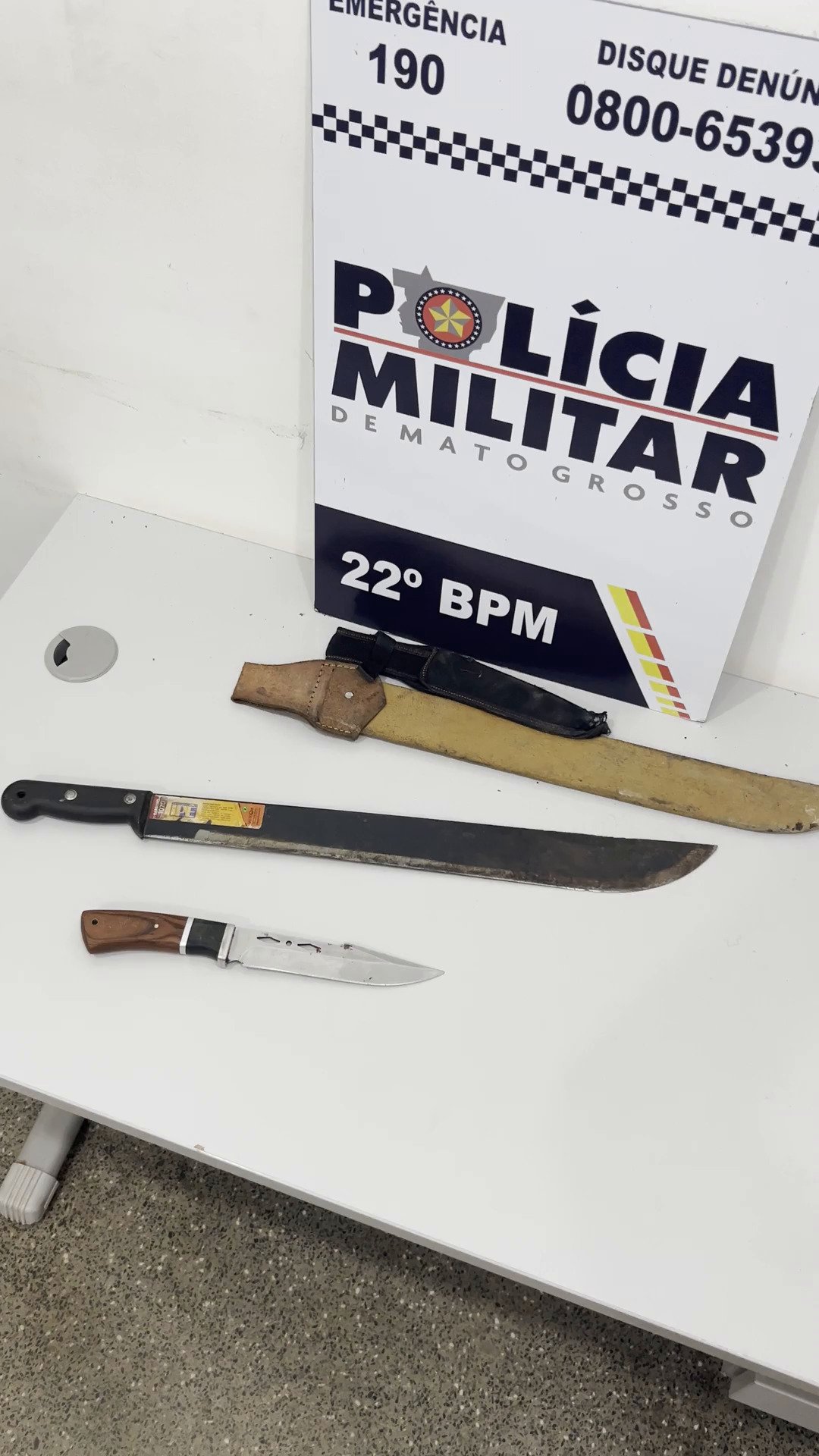 Suspeito armado com facão avança contra a polícia e é baleado após ameaçar moradores em  Peixoto de Azevedo