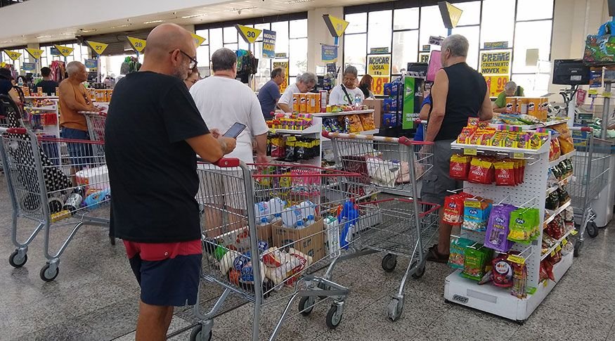 Influenciada por alimentos e remédios, inflação fica em 0,67% em abril
