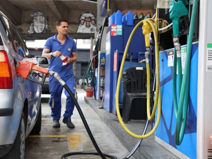 Governo anuncia subvenção da gasolina