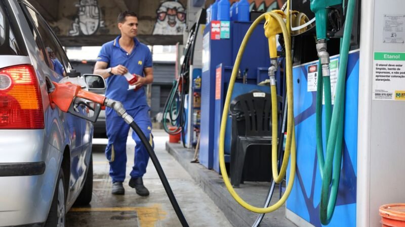 Governo anuncia subvenção da gasolina