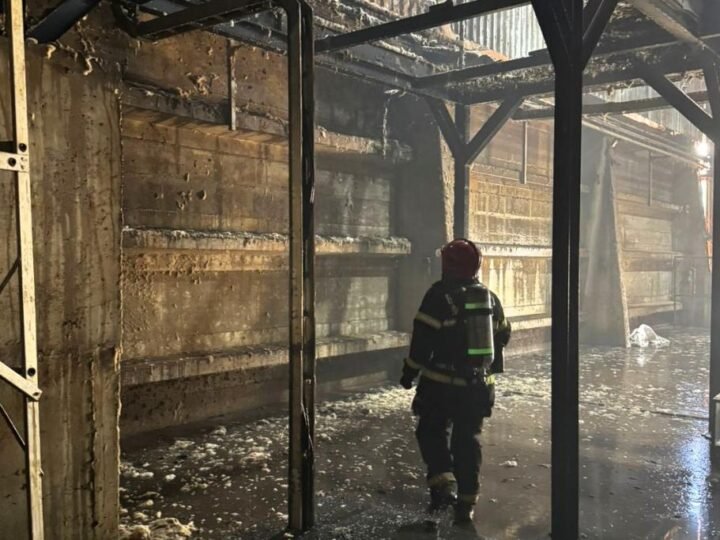Incêndio em unidade industrial mobiliza bombeiros e poderia ter causado grande prejuízo