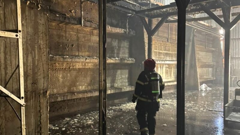 Incêndio em unidade industrial mobiliza bombeiros e poderia ter causado grande prejuízo