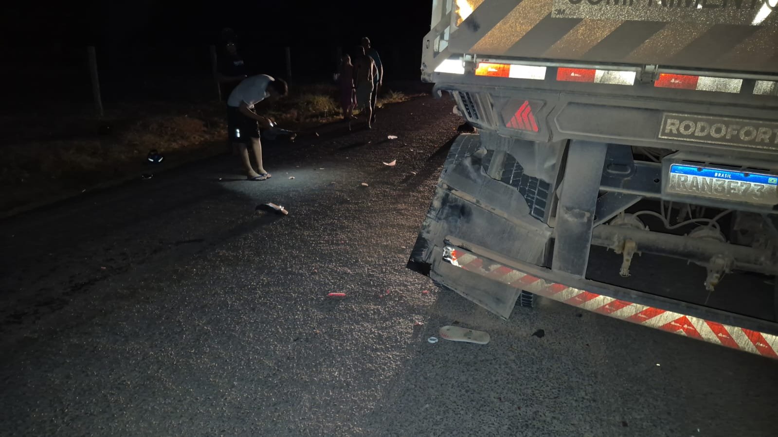 Motociclista de 28 anos morre após bater na traseira de carreta estacionada em Carlinda
