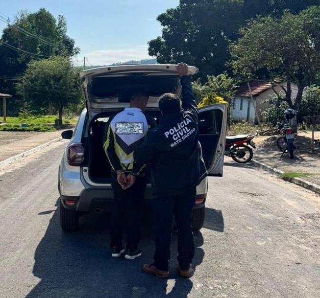 Homem que espancou companheira na frente da filha volta a ser preso após decisão da Justiça