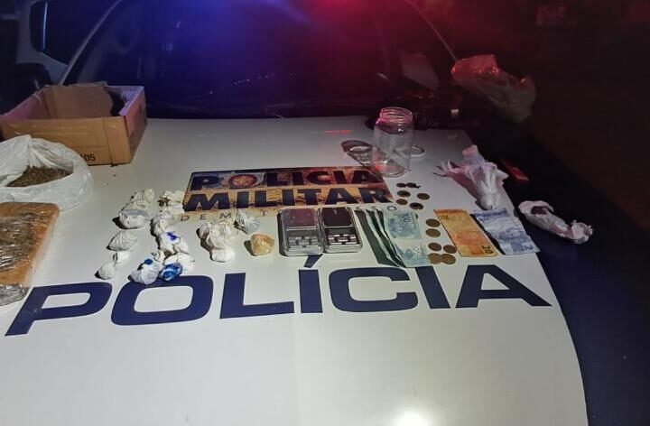 PM desarticula grupo ligado ao tráfico e prende cinco suspeitos durante operação
