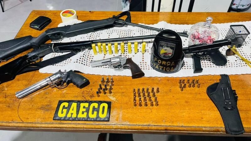 CERCADOS! Polícia de Sinop monta operação e descobre arsenal e quase R$ 100 mil em dinheiro vivo