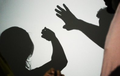 Bêbado ameaça expulsar mulher e filhos e acaba preso em MT