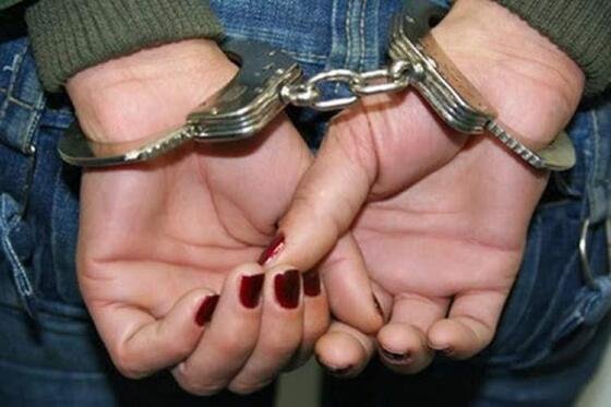 Filha bêbada espanca a própria mãe e bate a cabeça dela no chão até deixá-la inconsciente em MT