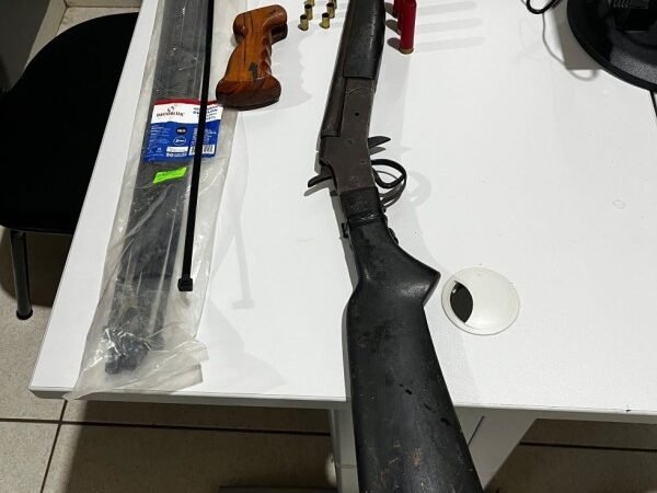 Polícia Civil apreende espingarda artesanal em oficina mecânica de Nova Canaã do Norte