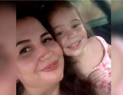 Mãe e filha são encontradas mortas em carro submerso em rio