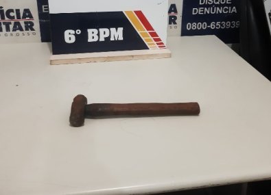 Adolescente tenta defender mãe e leva marretada em MT