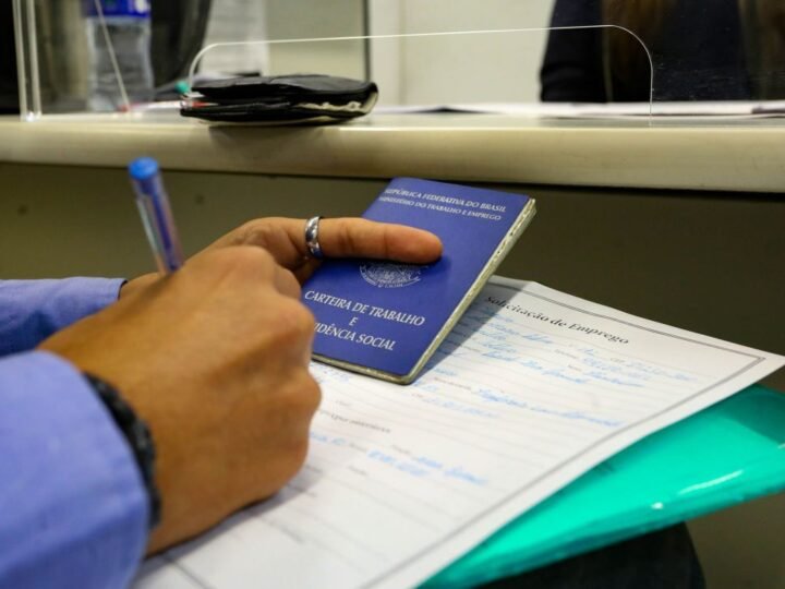 Mercado de trabalho gera 85,8 mil postos em abril