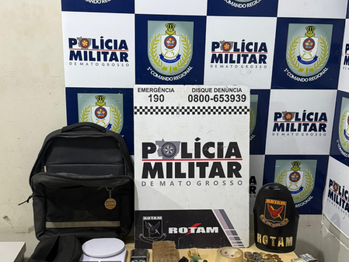 Fuga desesperada termina mal: suspeito é cercado e polícia encontra dinheiro e drogas dentro de casa