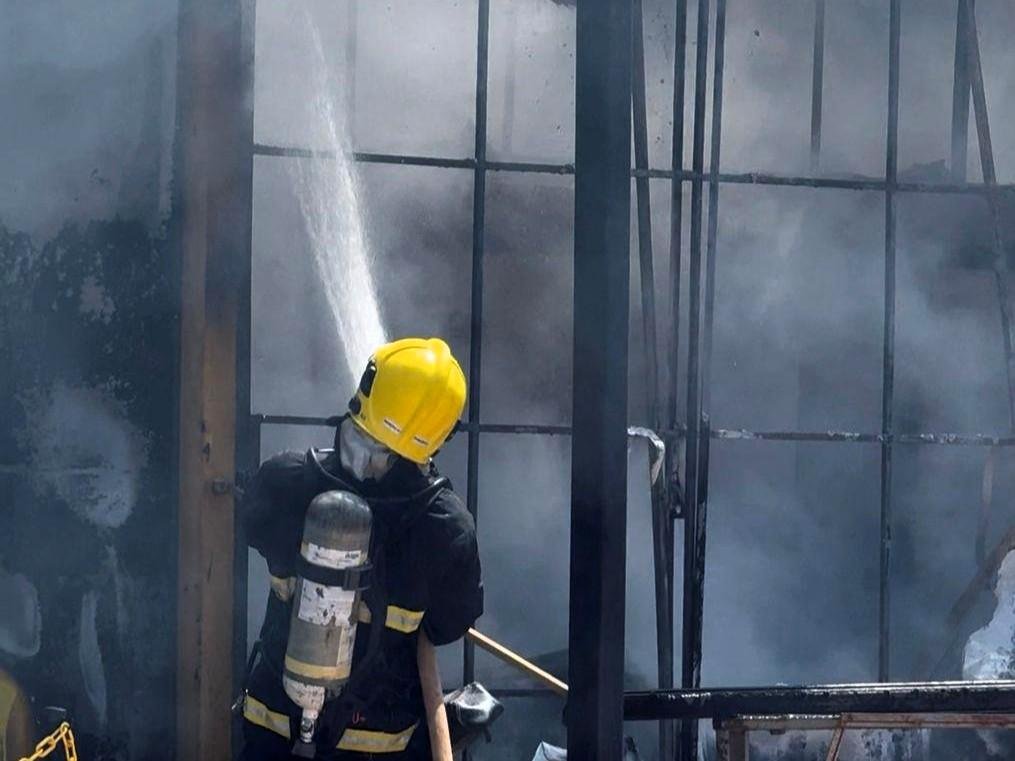 Incêndio assusta moradores e mobiliza bombeiros em ação rápida para evitar tragédia maior