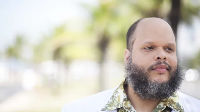 Ed Motta ‘ganha’ rolha no Circo Voador e faz show dançante e bem-humorado