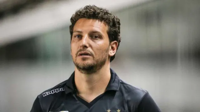 Elano revela visita a Robinho e diz: ‘Neymar não está feliz’