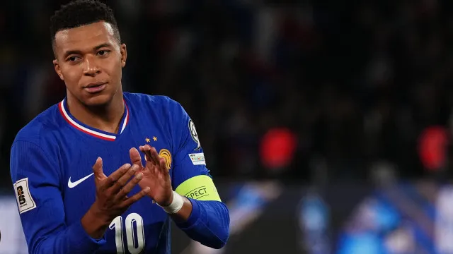 França convoca Mbappé para a Copa e deixa Kolo Muani fora