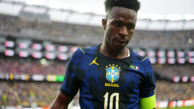 ‘Vamos dar a vida’: Vini Jr. celebra convocação para Copa do Mundo