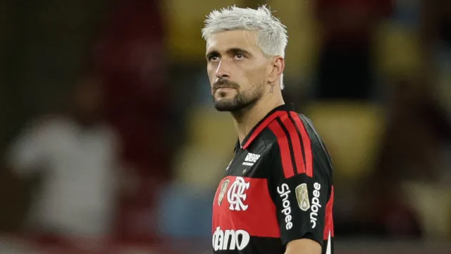 Arrascaeta recebe alta após cirurgia e inicia nova etapa de recuperação antes da Copa