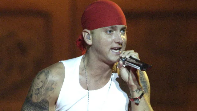 Ex de Eminem aparece irreconhecível em foto após prisão nos EUA