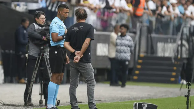 Cuca explica polêmica com Neymar e assume: ‘Derrota não é culpa do árbitro’
