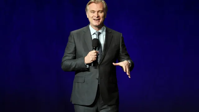 Christopher Nolan revela não usar celular ou e-mail: ‘Algemas digitais’