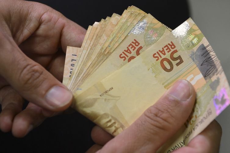 Poupança tem retirada líquida de R$ 476,4 milhões em abril