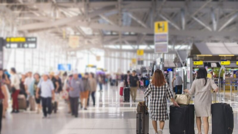 Setor de serviços recua em março