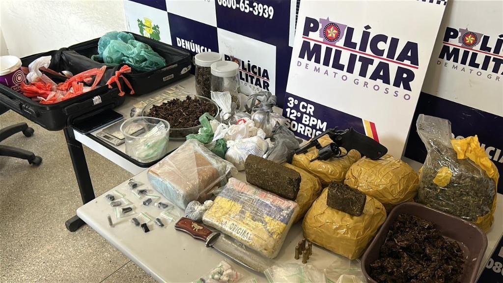 Suspeito ligado a facção é preso com drogas e arma após tentativa de fuga