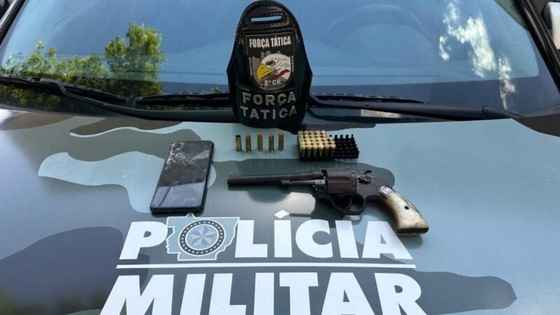 Denúncias levam à prisão de suspeitos e apreensão de duas armas em ações da Força Tática
