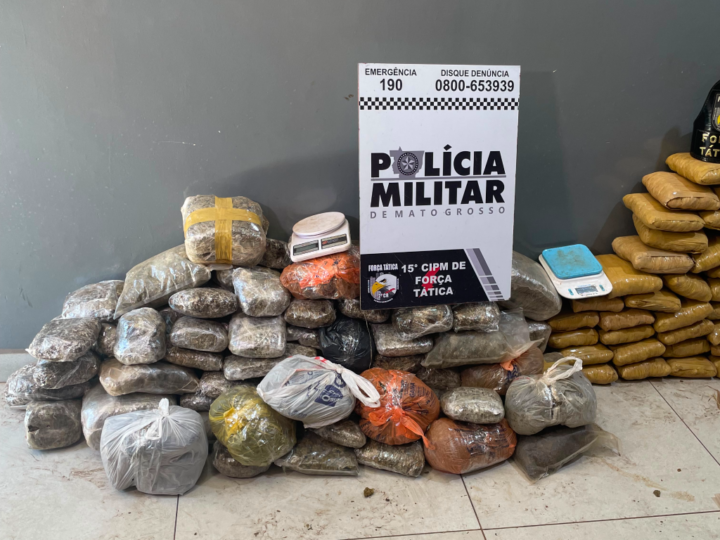 Carga milionária de maconha é descoberta enterrada em mata; três são detidos