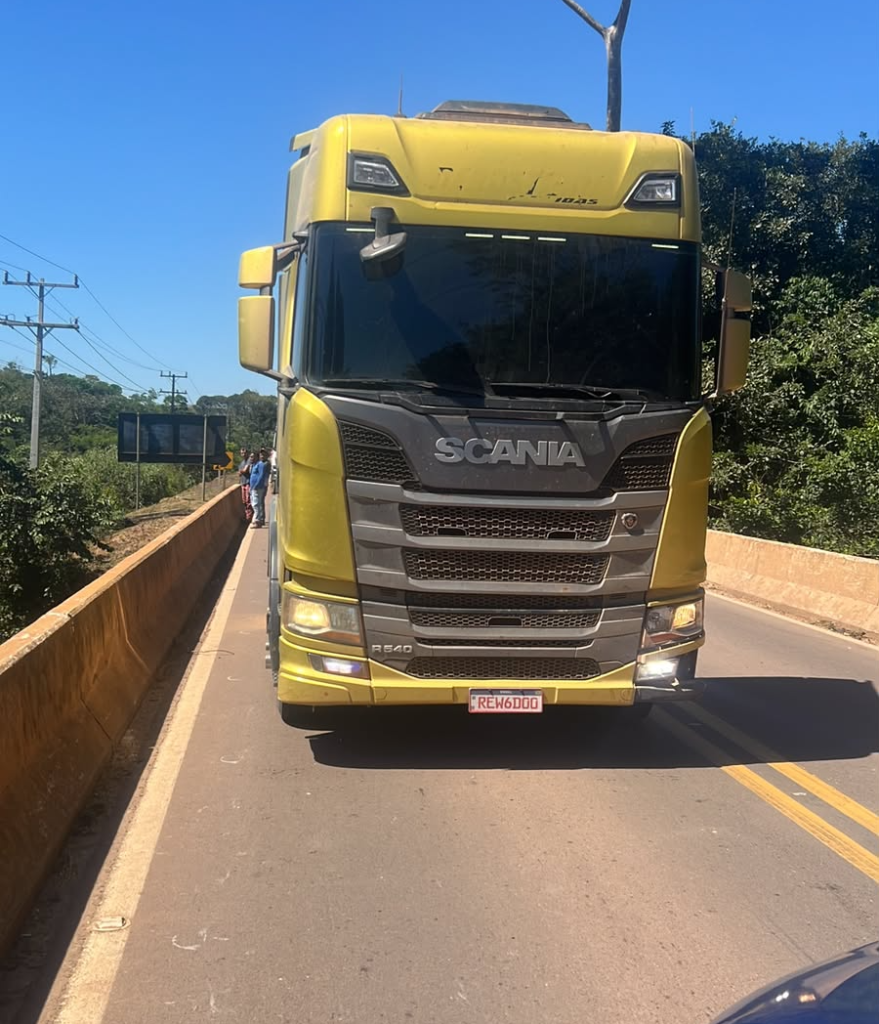 Suspeito pula em rio para escapar da polícia, mas acaba preso após perseguição