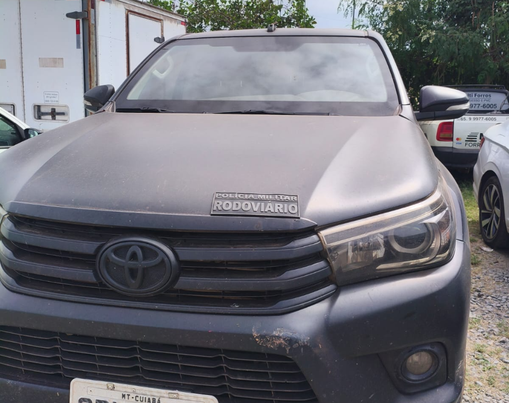 Criminosos rendem vítimas em propriedade rural, roubam caminhonete e acabam presos horas depois