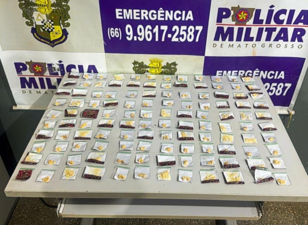 Trio é preso com 118 porções de droga após denúncia anônima e ação integrada da PM