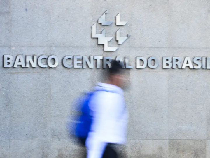 Déficit em contas externas foi R$ 3,2 bilhões no mês de maio