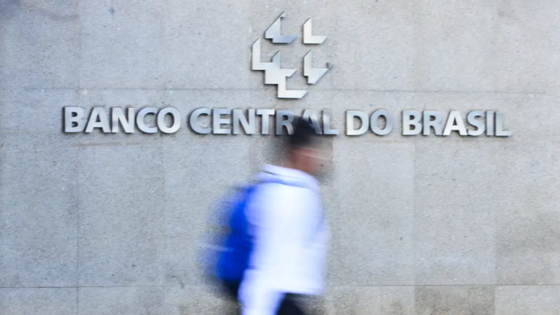 Déficit em contas externas foi R$ 3,2 bilhões no mês de maio