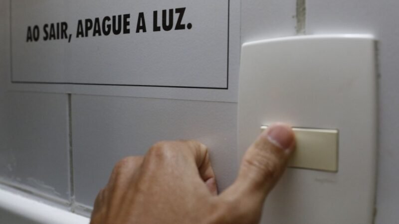 Conta de luz continuará com acréscimo da bandeira amarela em junho