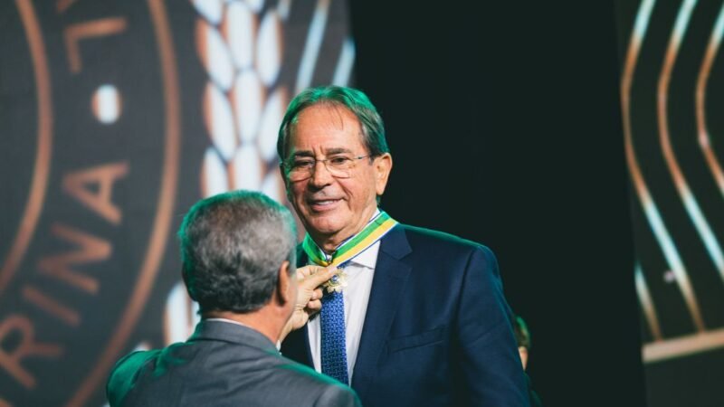 Mario Cezar de Aguiar recebe Ordem do Mérito Industrial da CNI