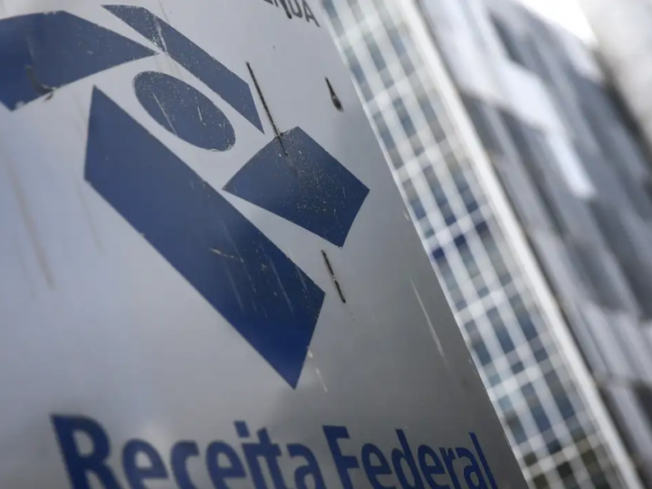 Receita paga nesta terça maior lote de restituição do IR da história