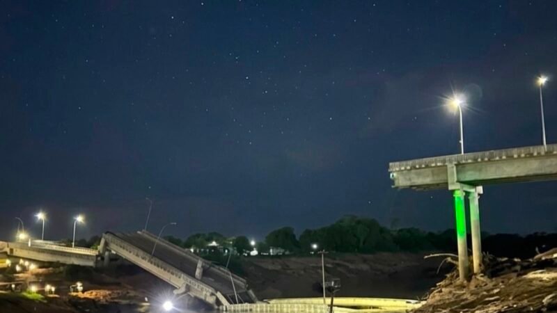 Ponte inaugurada há menos de dois anos desaba e deixa quatro feridos