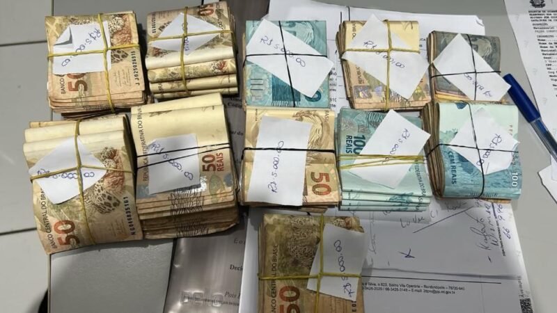 Investigado por homicídio é preso após polícia encontrar dinheiro, veículos e indícios de crimes