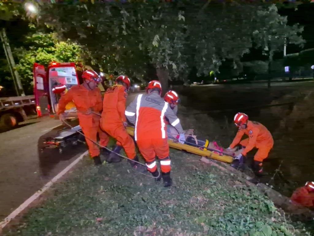 Acidentes mobilizam bombeiros durante a noite e deixam um morto e dois feridos em Sinop